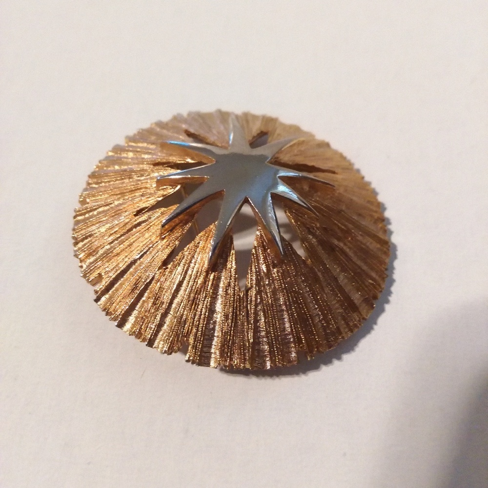 JJ Born Vintage Brooch